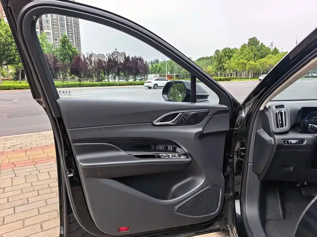 Hongqi HS3 PHEV 2024 из CN, фото 5