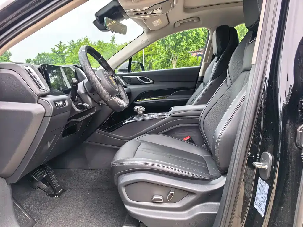 Hongqi HS3 PHEV 2024 из CN, фото 3