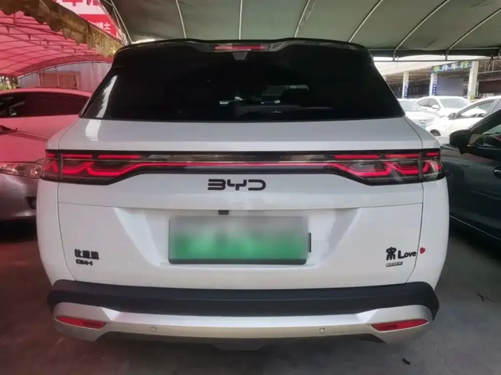 BYD L DM-i — фото 3