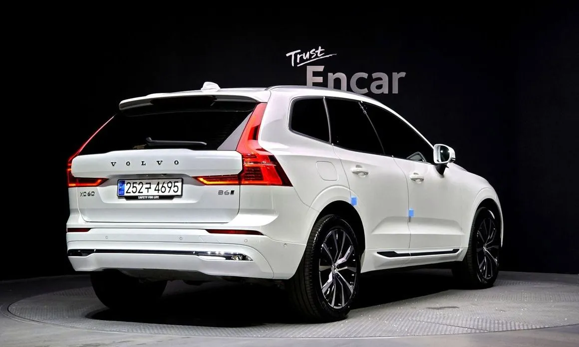 Volvo XC60 — фото 6