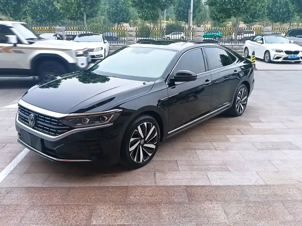 Volkswagen Passat — фото 1