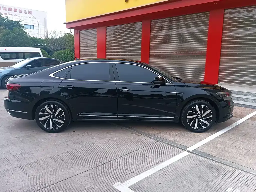 Volkswagen Passat — фото 5