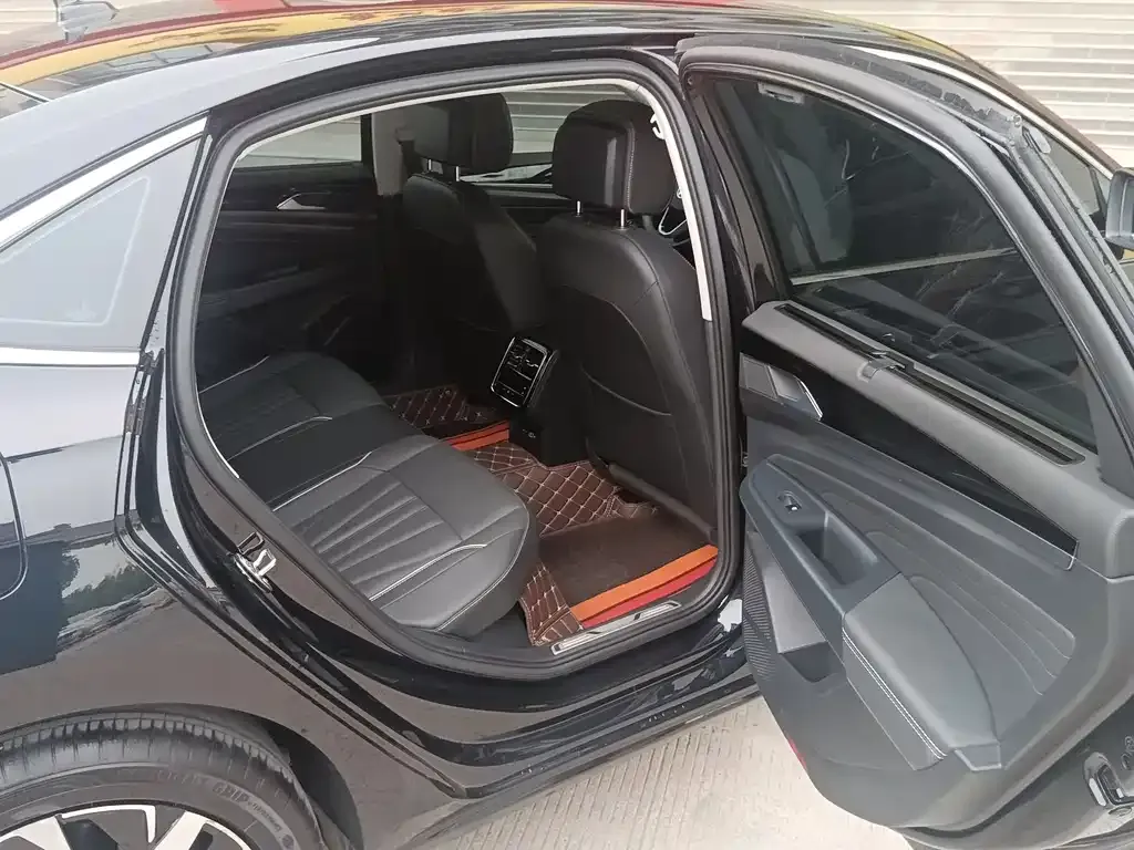Volkswagen Passat — фото 6