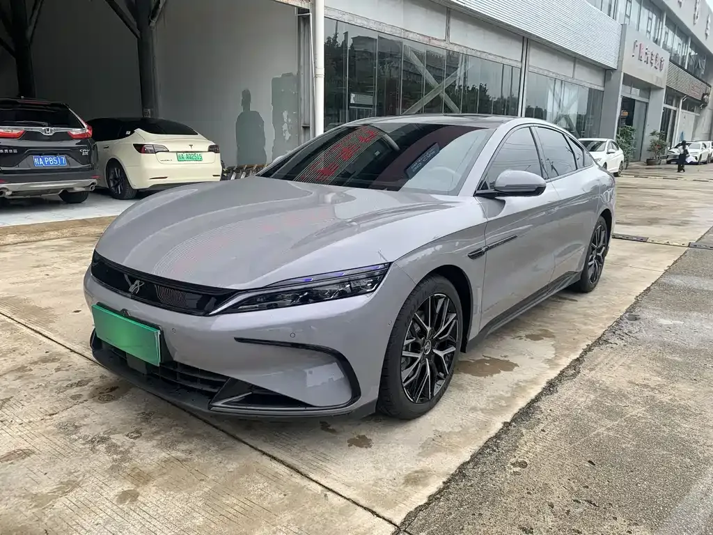 BYD Han — фото 1