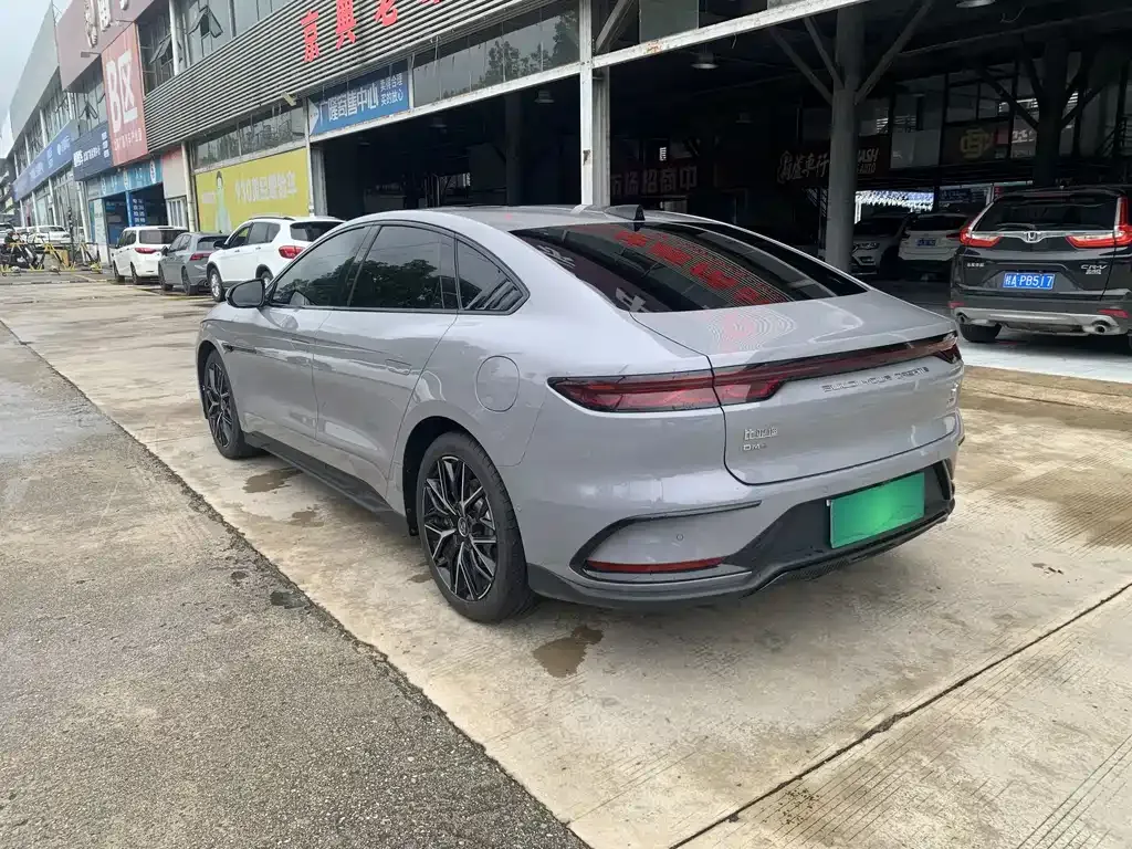 BYD Han — фото 10