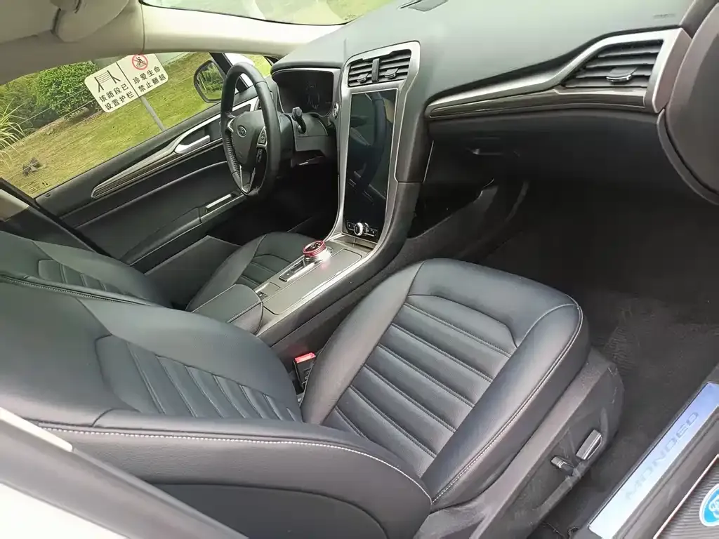 Ford Mondeo 2021 из CN, фото 2