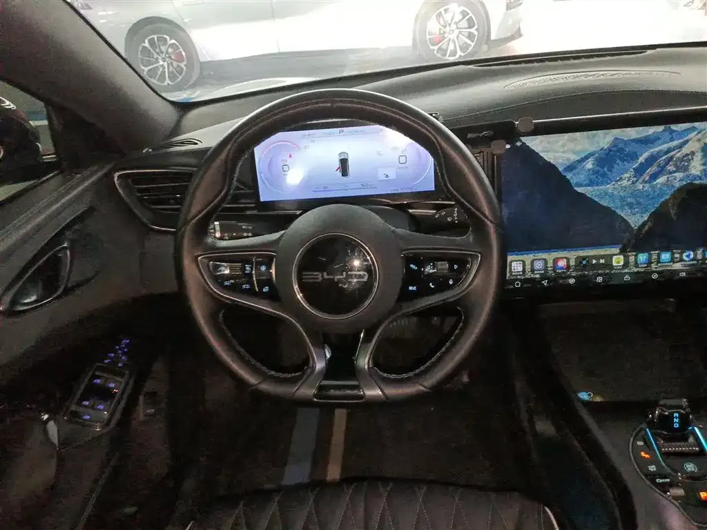 BYD Seal — фото 8