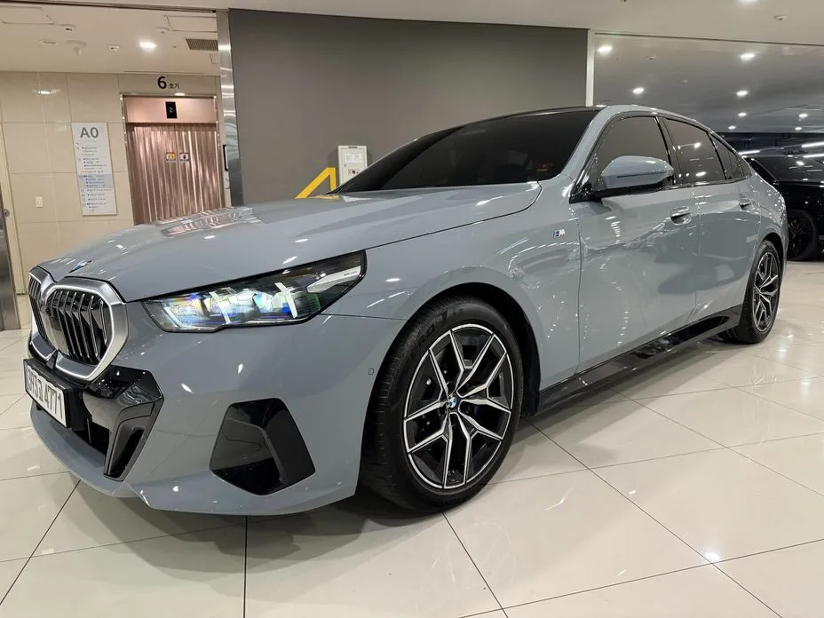 BMW 5-Series 2024 из KR, фото 1