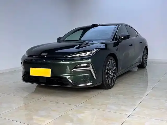 Geely Galaxy Xingyao 8 — фото 1