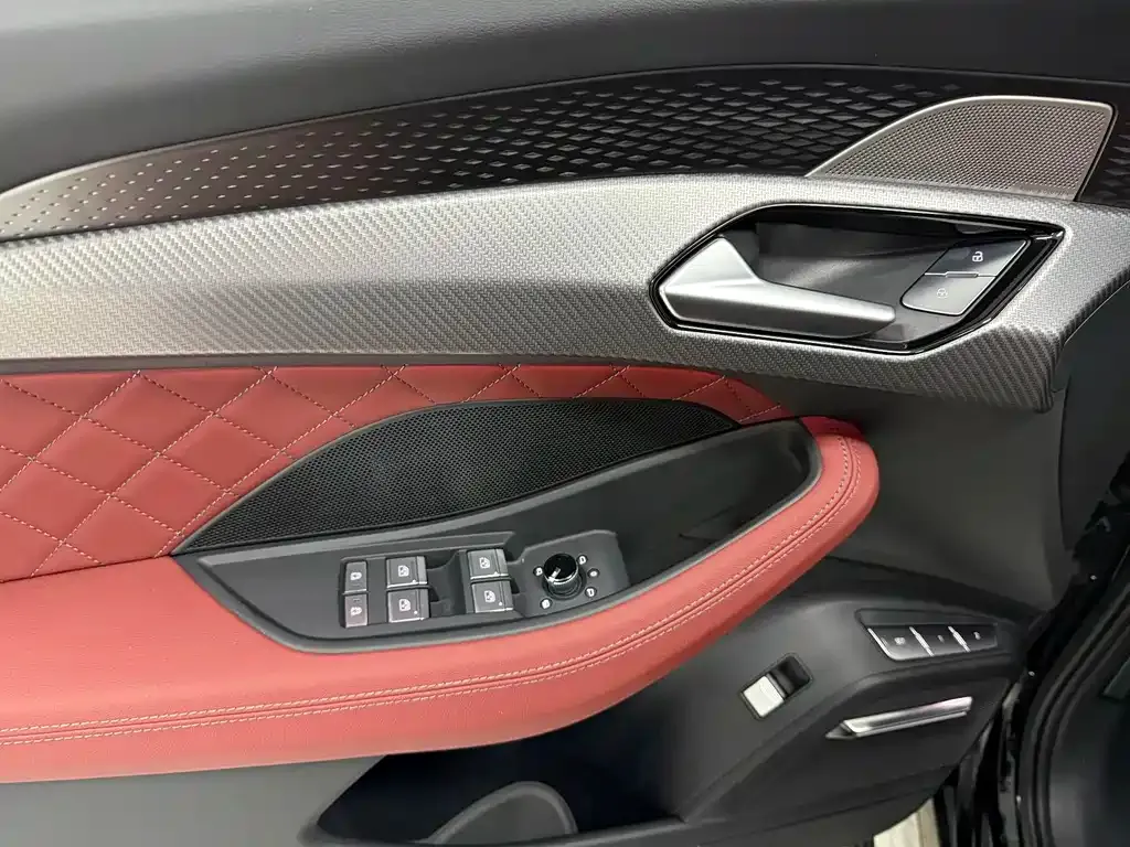 Audi Q6 2024 из CN, фото 4