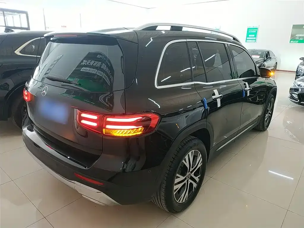 Mercedes-Benz GLB — фото 10