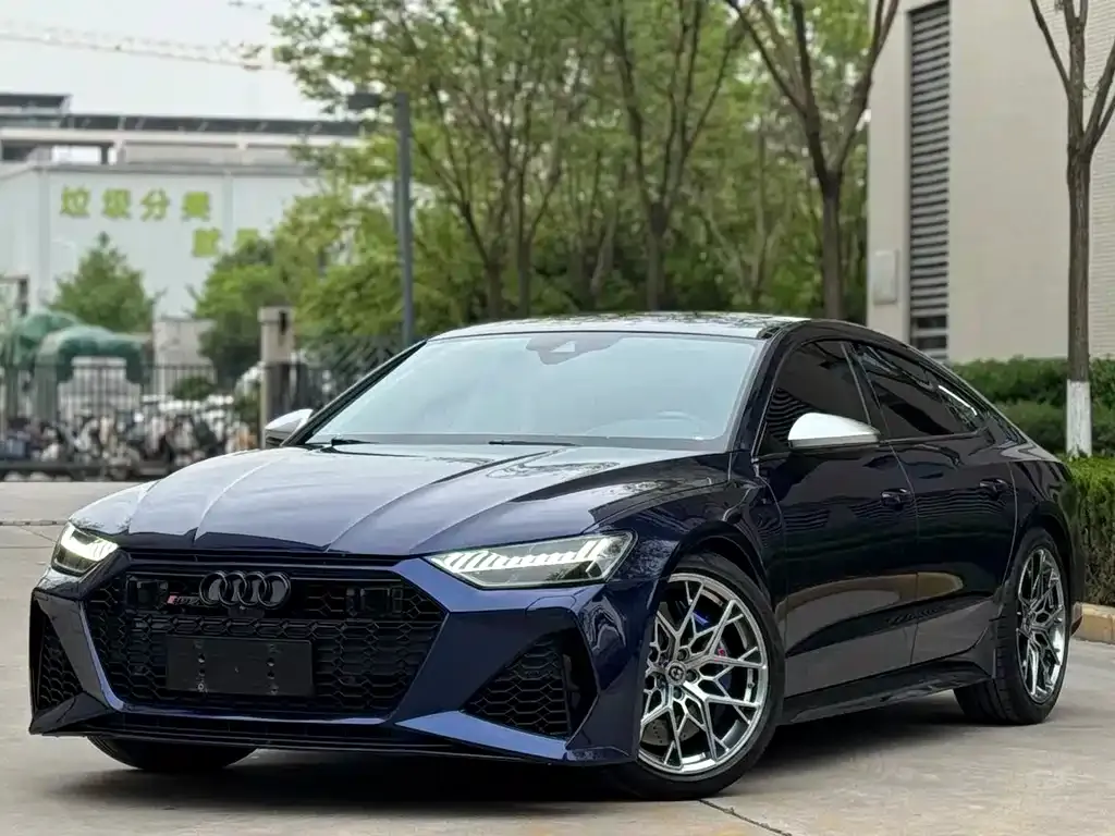 Audi A7 — фото 1