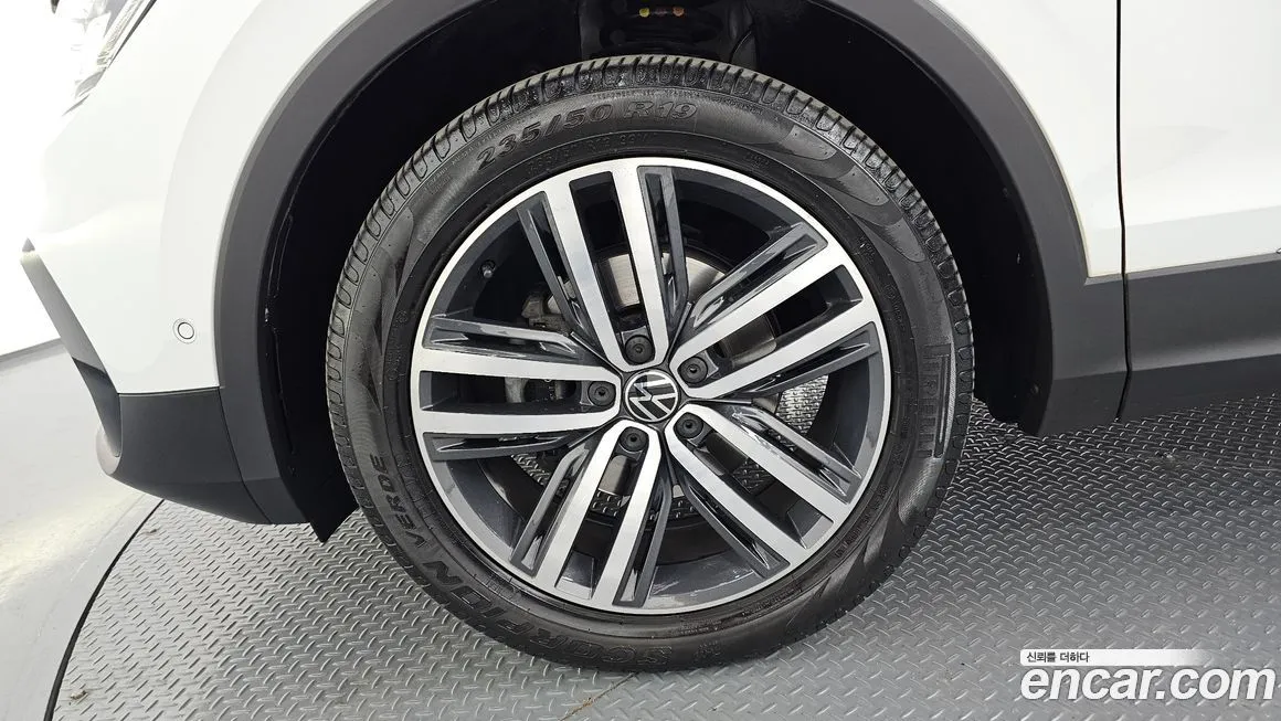 Volkswagen Tiguan 2021 из KR, фото 10