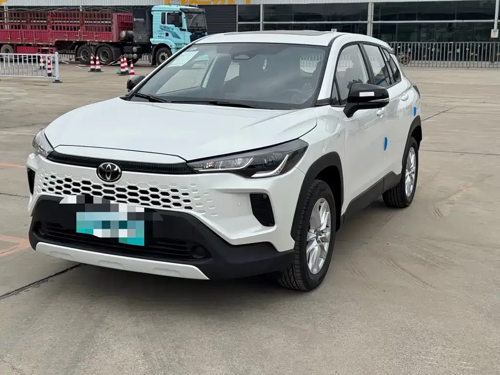 Toyota Corolla Cross — фото 1