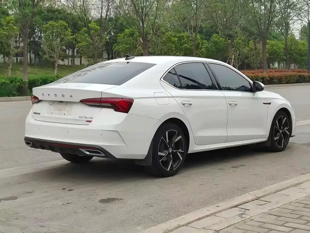 Skoda Octavia 2022 из CN, фото 8