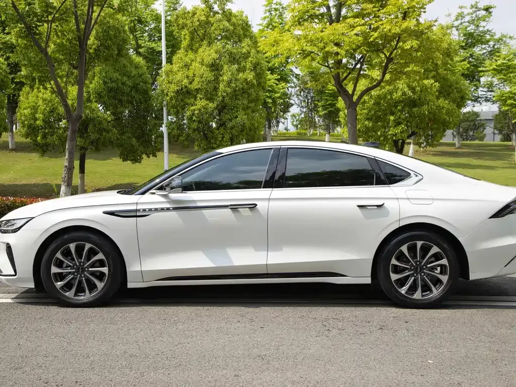 Lincoln Z 2024 из CN, фото 3