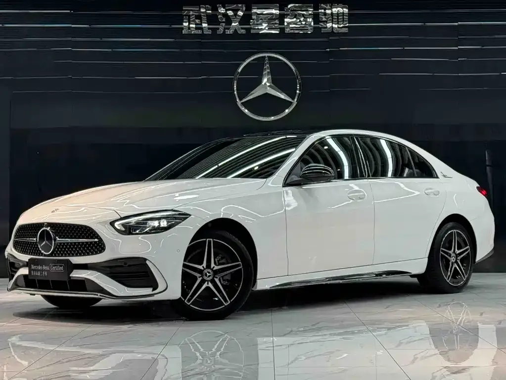Mercedes-Benz C-Class — фото 1