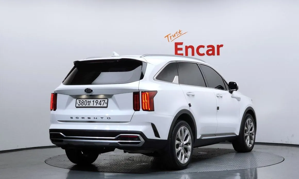 Kia Sorento — фото 9