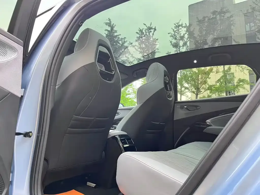 BYD Seal — фото 2