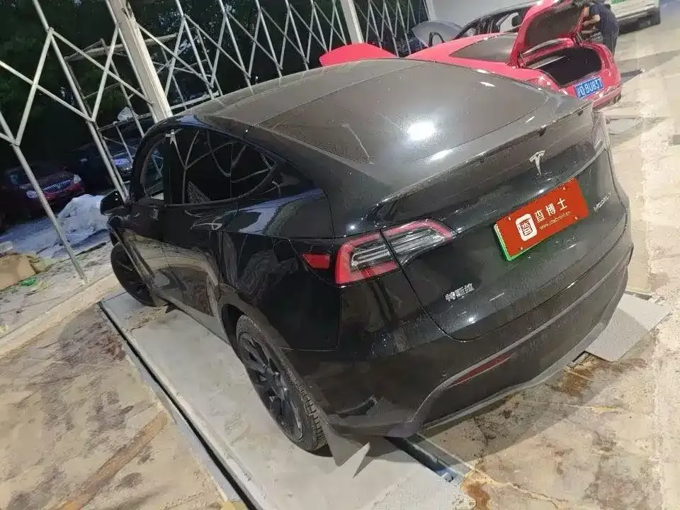 Tesla Model Y — фото 6