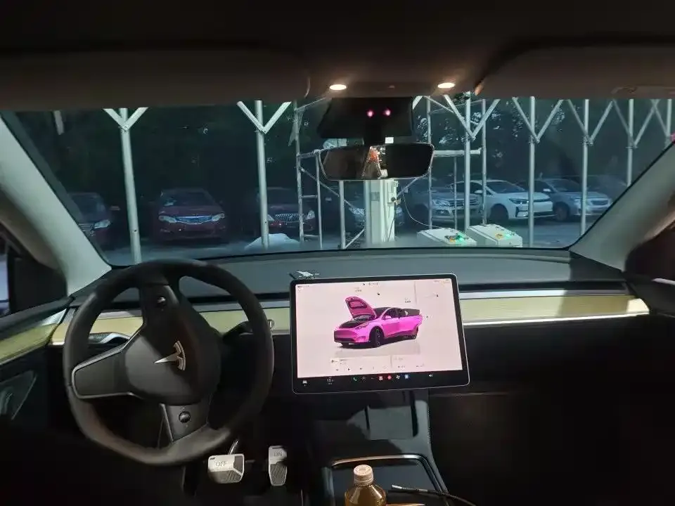 Tesla Model Y — фото 3
