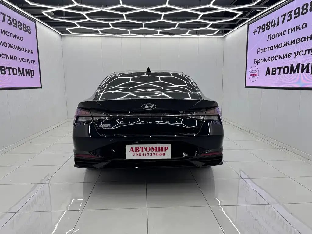 Hyundai Elantra — фото 2