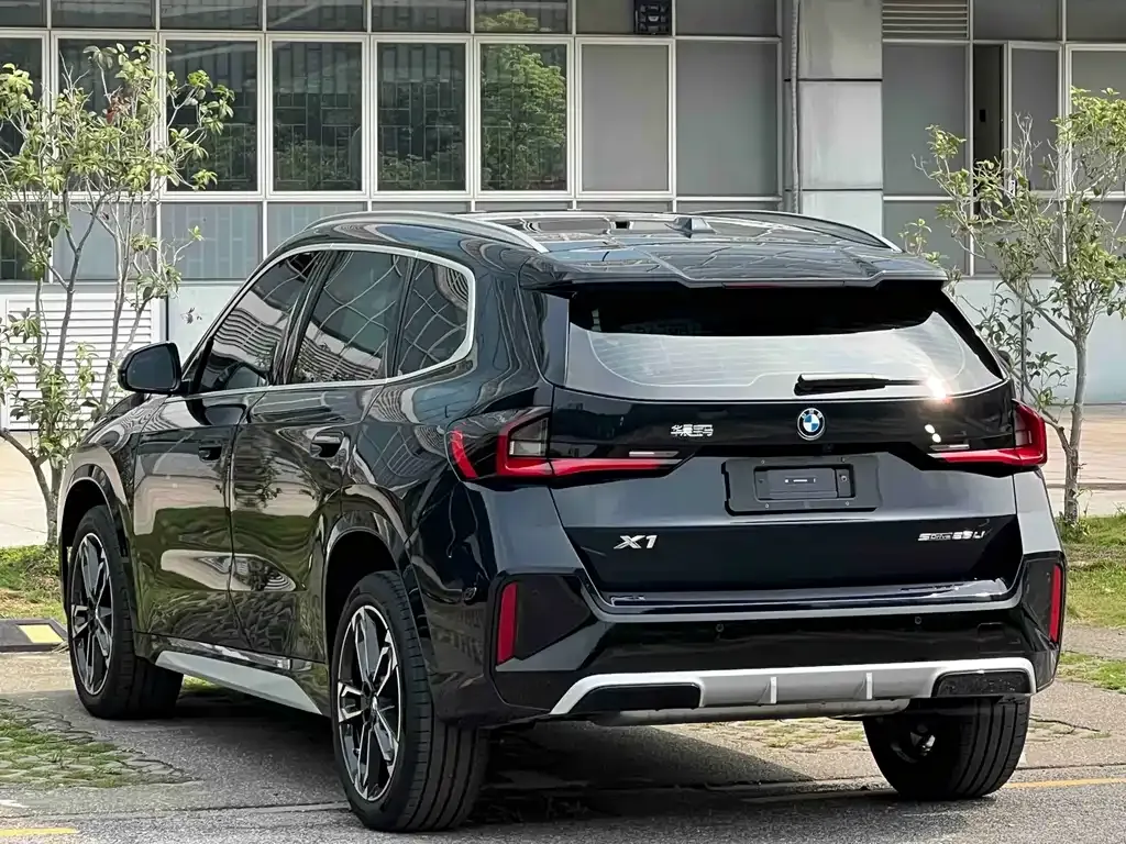 BMW X1 — фото 8