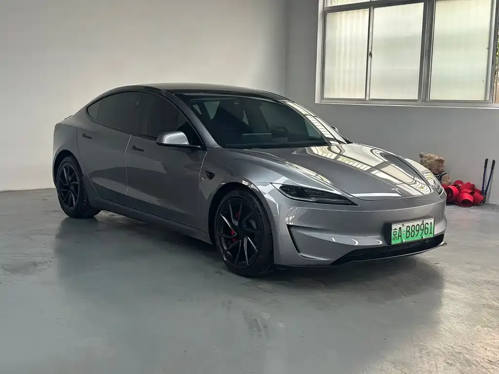 Tesla Model 3 — фото 3