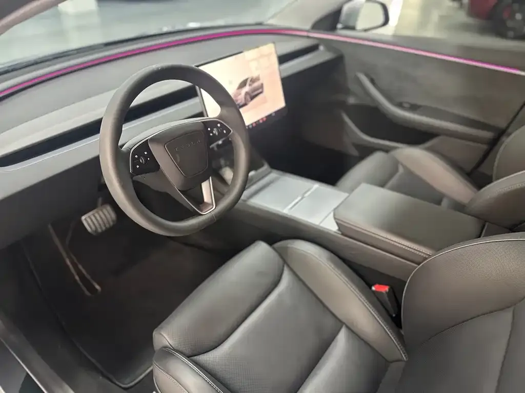 Tesla Model 3 — фото 8