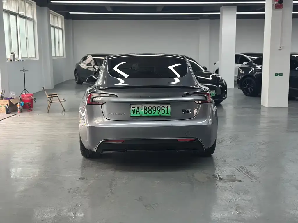 Tesla Model 3 — фото 7