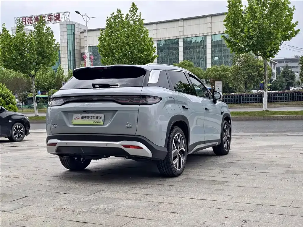 BYD L DM-i — фото 8