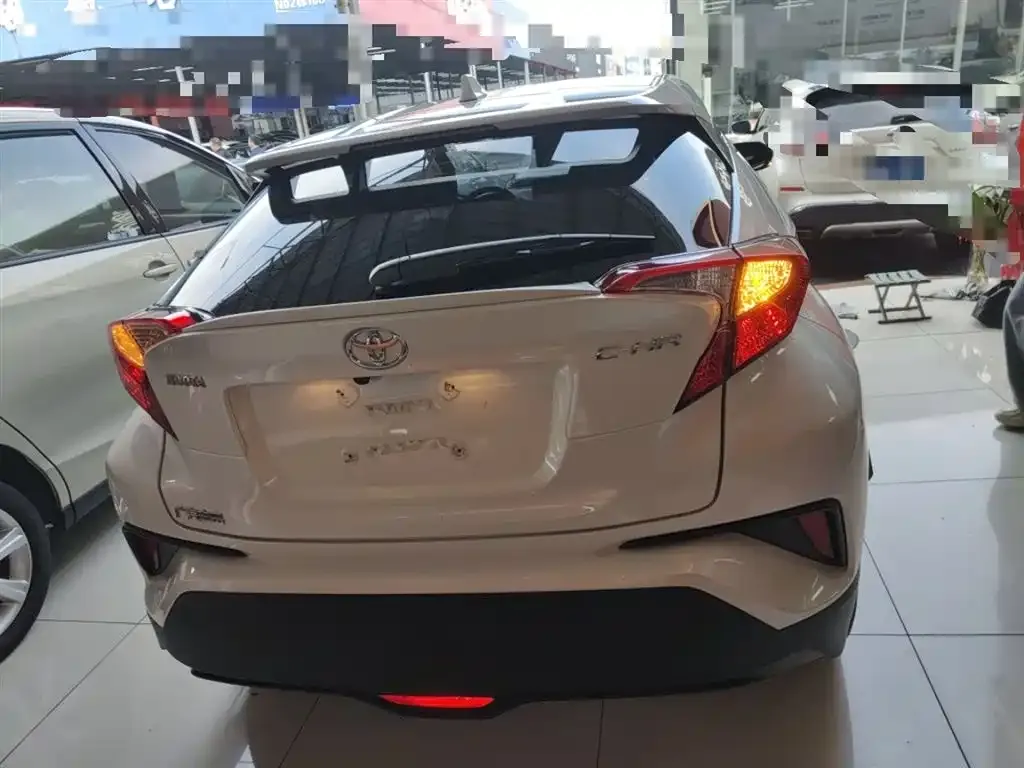 Toyota C-HR — фото 6