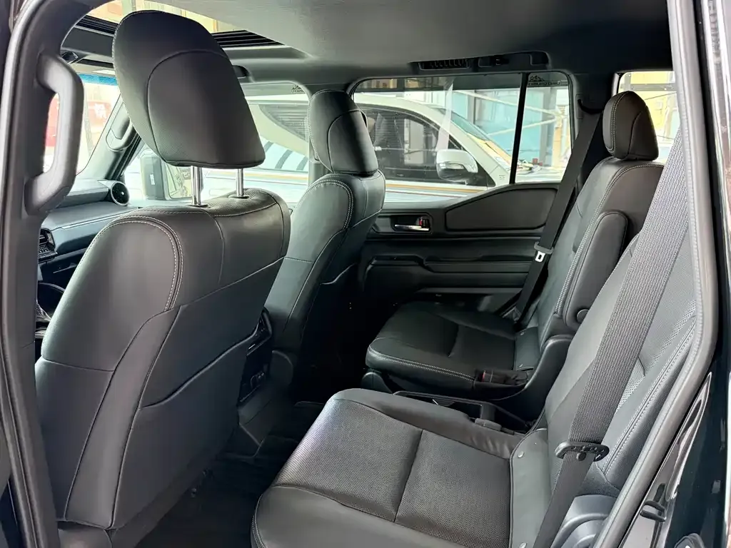 Toyota Prado 2024 из CN, фото 2