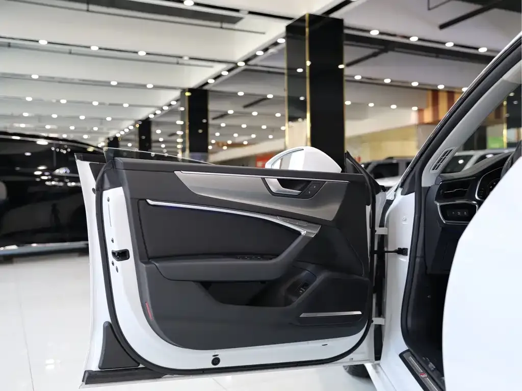 Audi A7 2021 из CN, фото 7