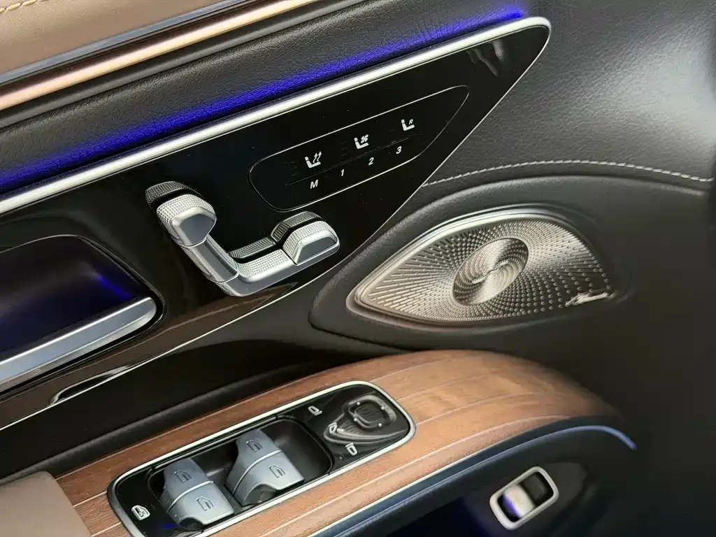 Mercedes-Benz EQS — фото 4