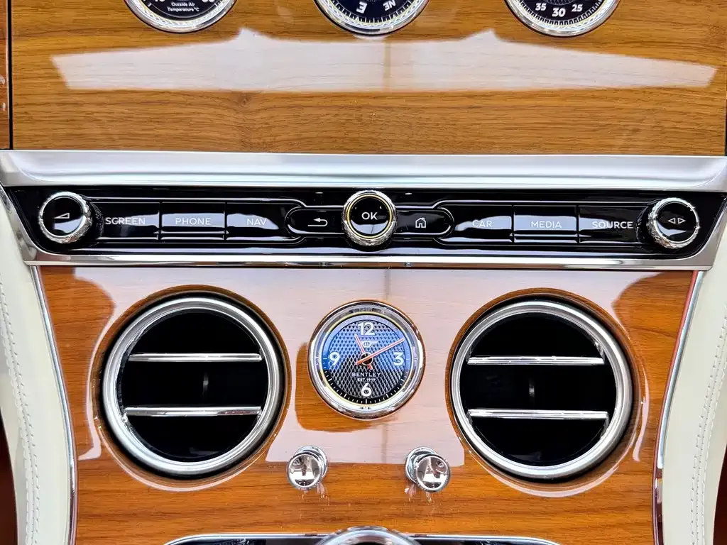 Bentley Continental 2021 из CN, фото 9