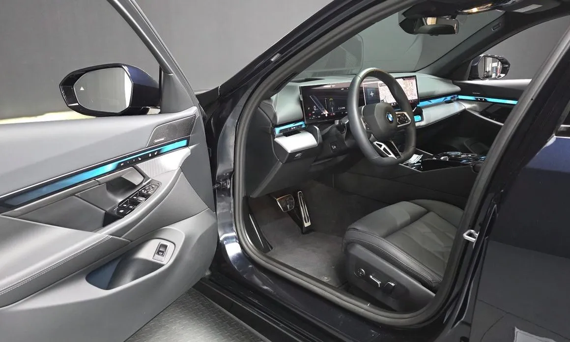 BMW 5-Series 2025 из KR, фото 8