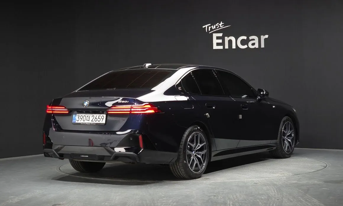 BMW 5-Series 2025 из KR, фото 4