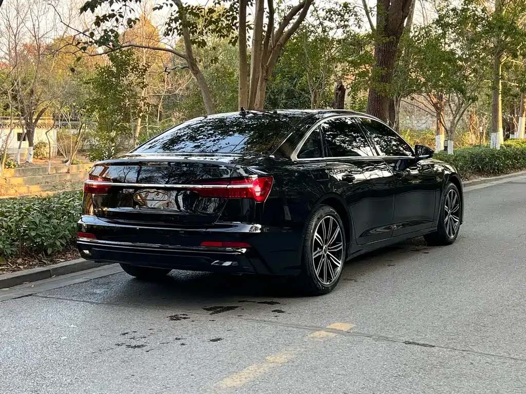Audi A6L — фото 9