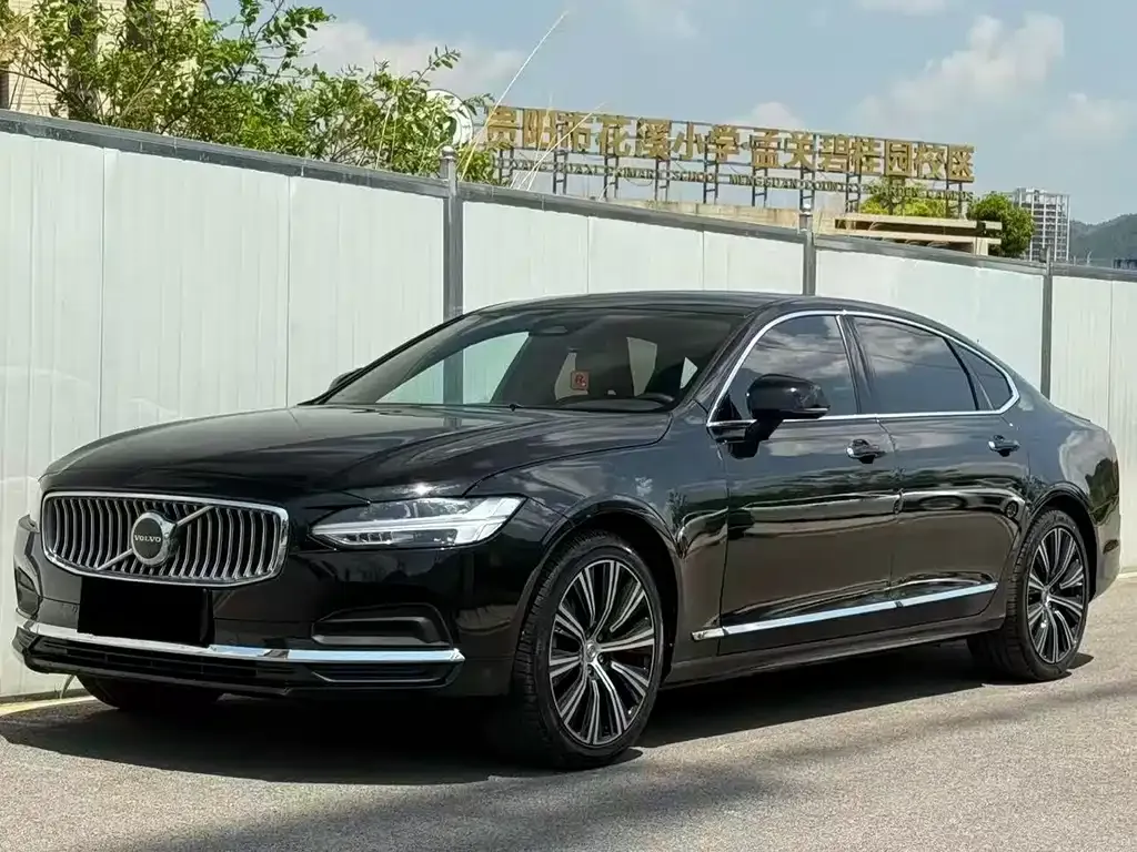 Volvo S90 — фото 1