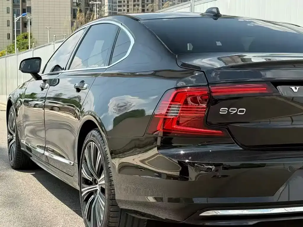 Volvo S90 — фото 4
