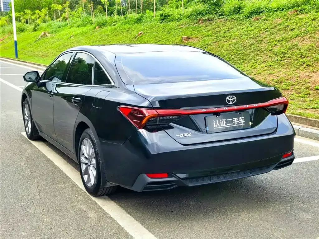 Toyota Avalon — фото 10