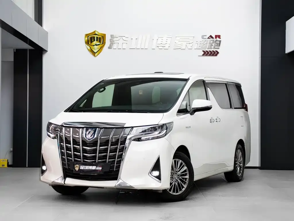Toyota Alphard — фото 1