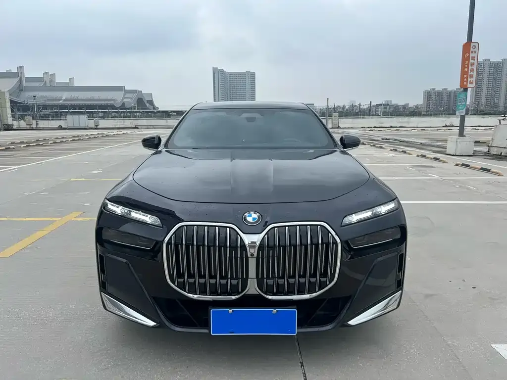 BMW 7 Series 2024 из CN, фото 10
