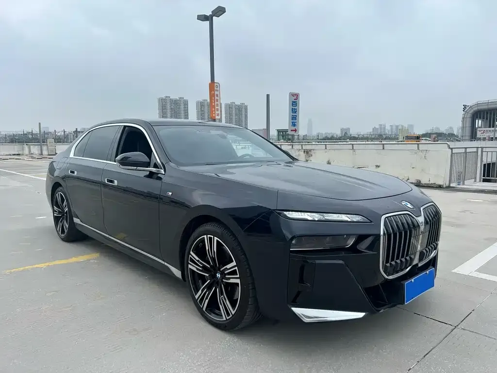 BMW 7 Series 2024 из CN, фото 7