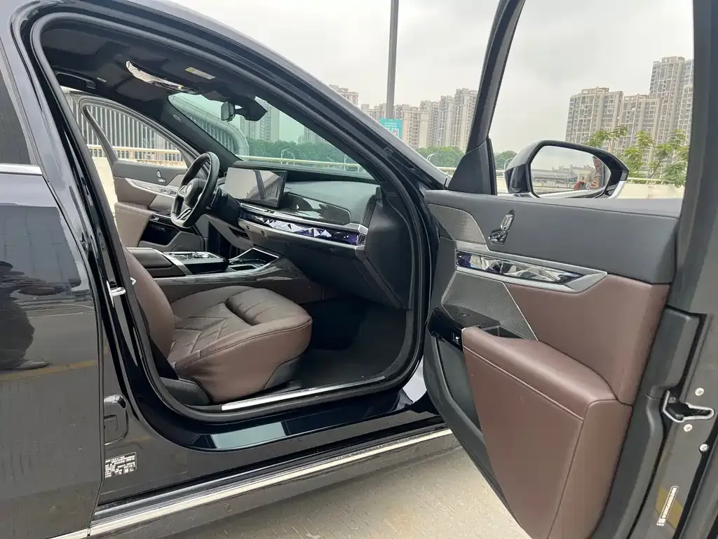 BMW 7 Series 2024 из CN, фото 5