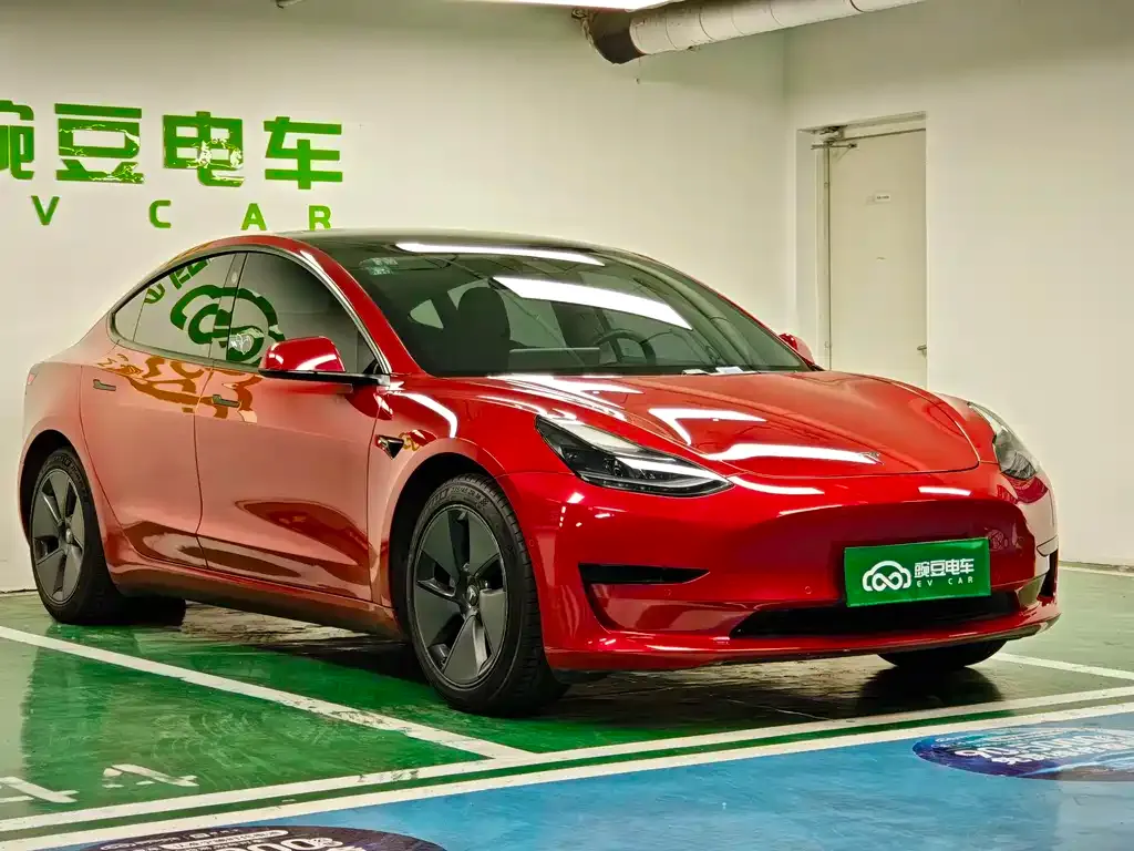 Tesla Model 3 — фото 3
