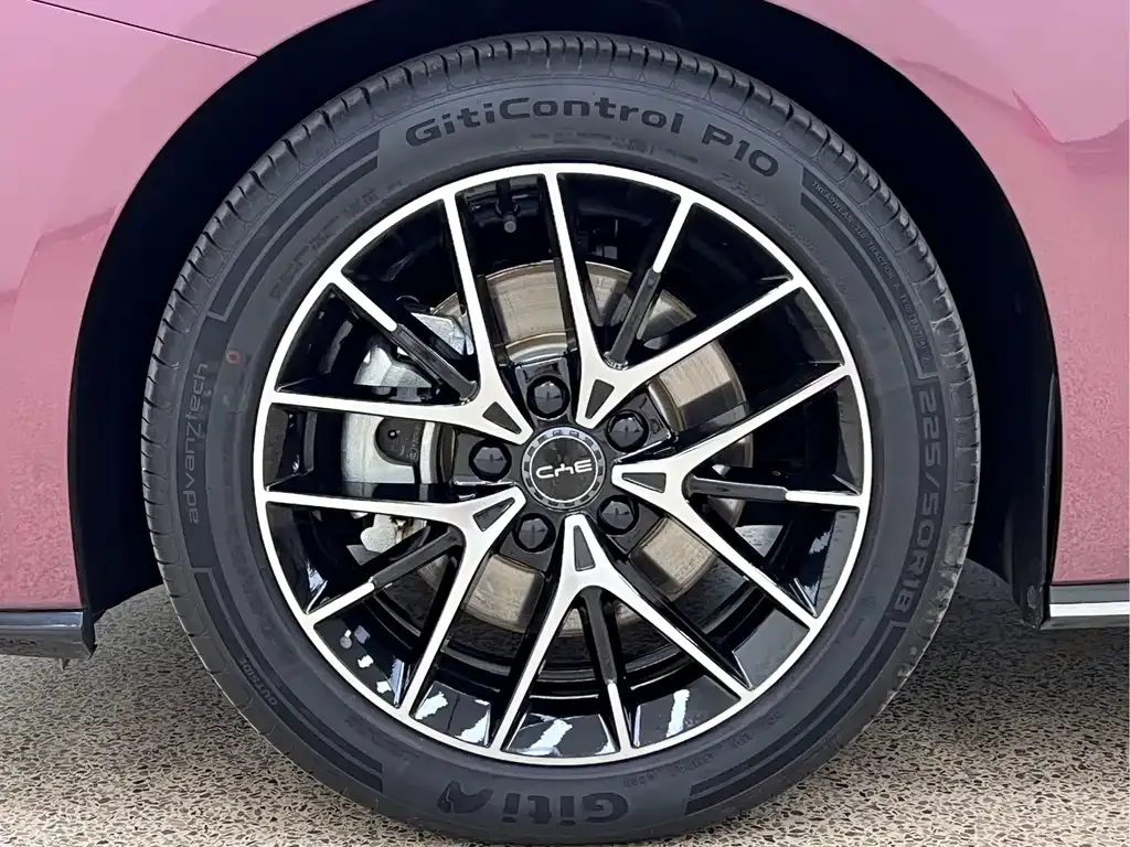 BYD Seal — фото 8