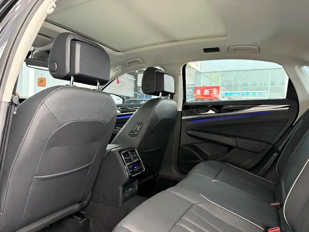 Volkswagen Passat — фото 4