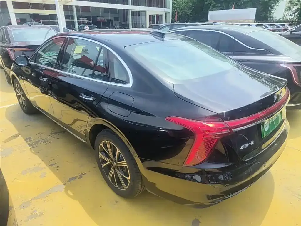 Hongqi H5 PHEV 2025 из CN, фото 2